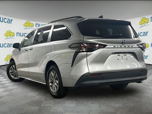 Certified 2024 Toyota Sienna XLE image 4