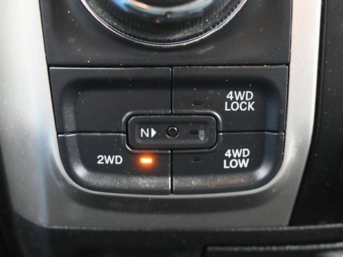 Used 2019 RAM 1500 Classic SLT w/ Luxury Group AWD/4WD image 25