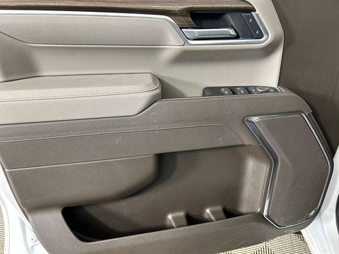 Used 2025 Chevrolet Silverado 1500 LT image 12