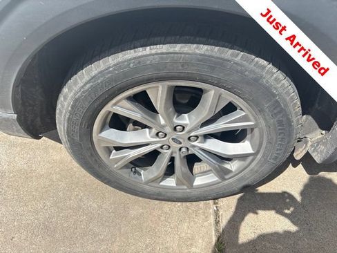 Used 2020 Ford Explorer XLT w/ Equipment Group 202A RWD image 17