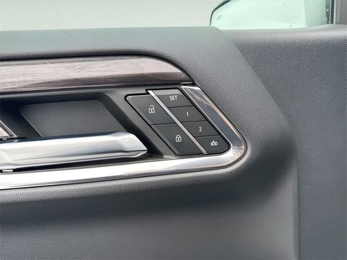 Used 2024 Chevrolet Silverado 1500 LTZ image 22