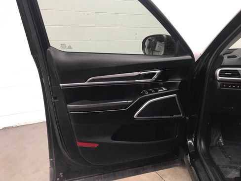 Used 2020 Kia Telluride S w/ S 8 Passenger Seating Package image 9