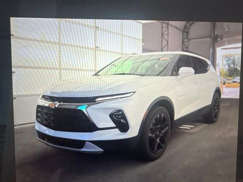Used 2023 Chevrolet Blazer LT w/ Convenience Package FWD image 1