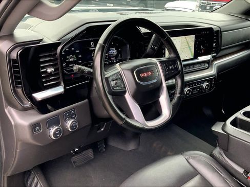 Used 2025 GMC Sierra 1500 SLT image 18