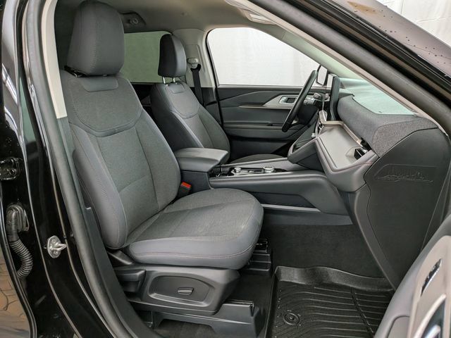 Certified 2025 Ford Explorer Active AWD/4WD image 22