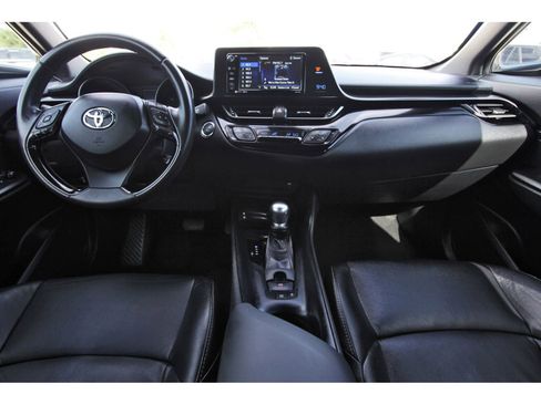Used 2018 Toyota C-HR XLE FWD image 12