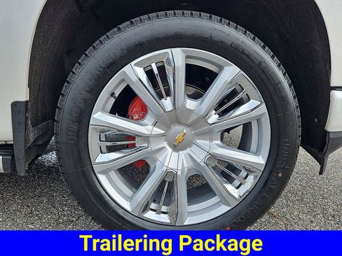 Used 2022 Chevrolet Silverado 1500 High Country w/ Technology Package image 9