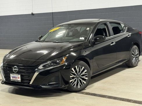 Used 2023 Nissan Altima 2.5 SV w/ SV Premium Package image 31