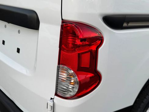 Used 2020 Nissan NV200 S w/ Back Door Glass Package image 12