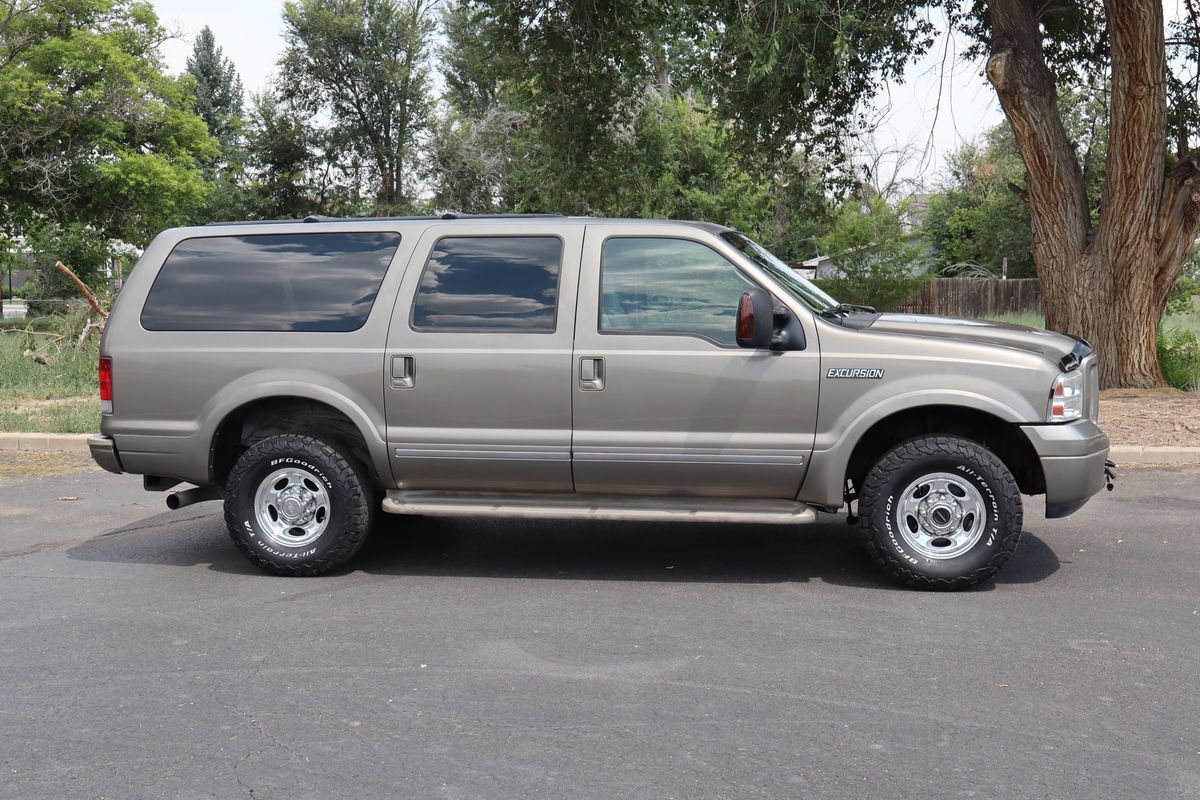 Used 2005 Ford Excursion Limited AWD/4WD image 3
