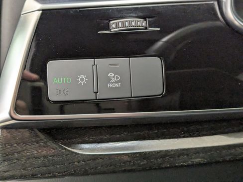 Used 2022 Audi Q7 Premium Plus image 15