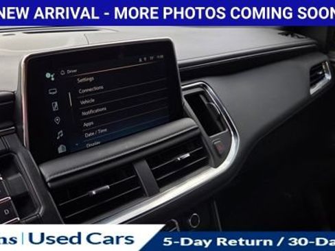 Used 2024 Chevrolet Suburban LT w/ Luxury Package AWD/4WD image 17