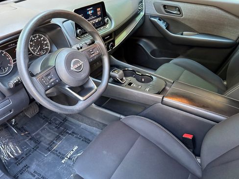 Used 2023 Nissan Rogue S image 8