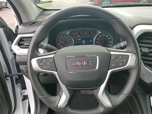 Certified 2023 GMC Acadia SLE w/ Driver Convenience Package image 13