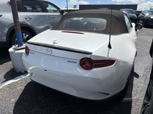 New 2026 MAZDA MX-5 Miata Club w/ Appearance Package RWD image 5