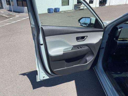 Certified 2024 Hyundai Kona Limited FWD image 17