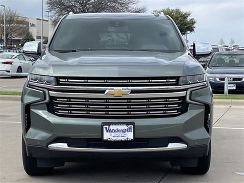 Used 2023 Chevrolet Suburban Premier image 7