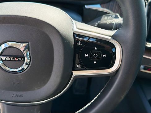 Used 2023 Volvo XC60 B5 Ultimate w/ Climate Package image 38