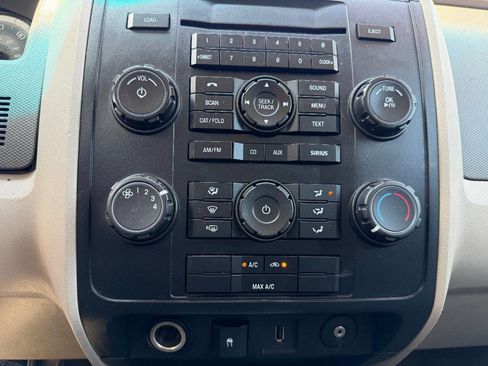 Used 2010 Ford Escape XLS FWD image 19