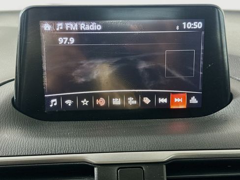 Used 2018 MAZDA MAZDA3 Touring FWD image 19