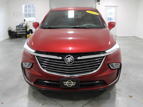 Used 2024 Buick Enclave Premium image 3
