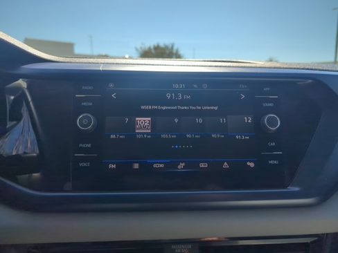 Used 2022 Volkswagen Taos SE image 18