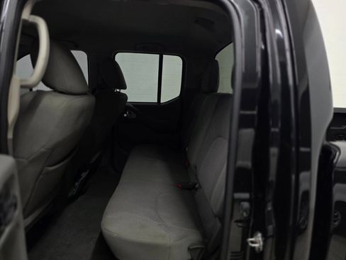 Used 2019 Nissan Frontier SV image 19