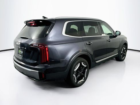 Used 2025 Kia Telluride S FWD image 9