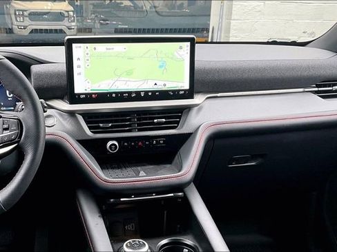 Used 2025 Ford Explorer ST-Line image 6