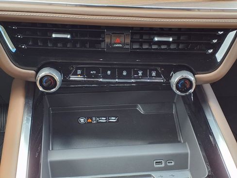 New 2025 Chevrolet Tahoe High Country image 11