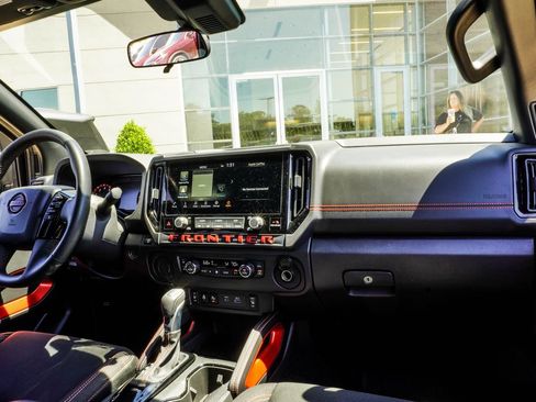 Used 2025 Nissan Frontier Pro-X w/ Pro Convenience Package RWD image 19