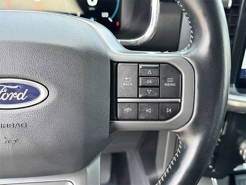 Used 2022 Ford F150 Lariat w/ Trailer Tow Package image 16