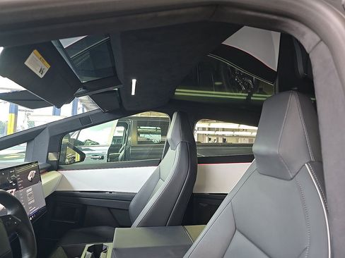 Used 2024 Tesla Cybertruck Cyberbeast AWD/4WD image 13