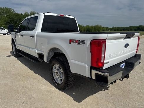Used 2025 Ford F250 XLT w/ FX4 Off-Road Package AWD/4WD image 4