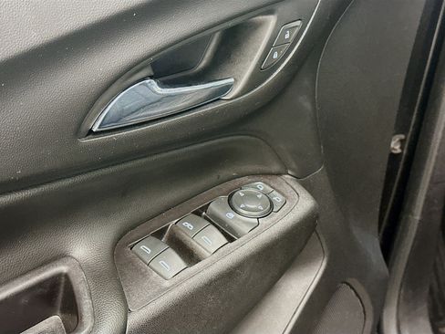 Used 2019 Chevrolet Equinox LT w/ Driver Convenience Package AWD/4WD image 15