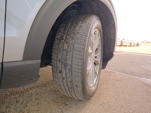 Used 2024 Ford Explorer Limited image 48