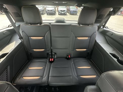 Used 2024 GMC Yukon AT4 w/ Technology Package AWD/4WD image 23