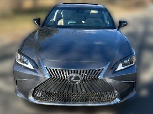 Used 2019 Lexus ES 350 F Sport image 2