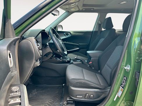 Used 2023 Kia Soul EX image 15
