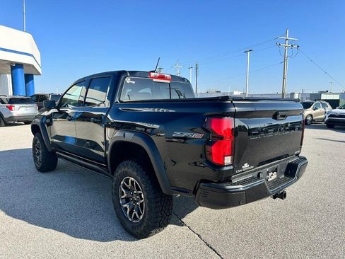 Used 2025 Chevrolet Colorado ZR2 w/ Technology Package image 3