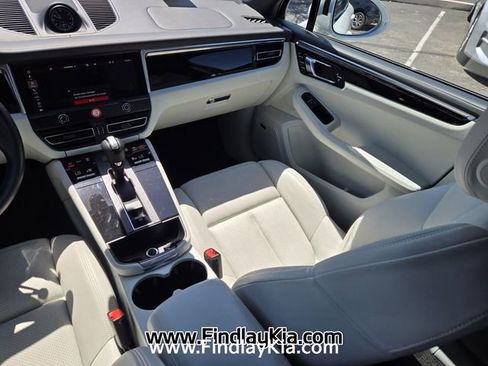 Used 2022 Porsche Macan S AWD/4WD image 15