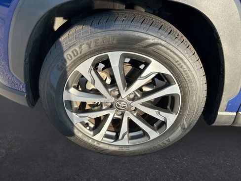 Used 2022 Toyota Corolla Cross XLE FWD image 10