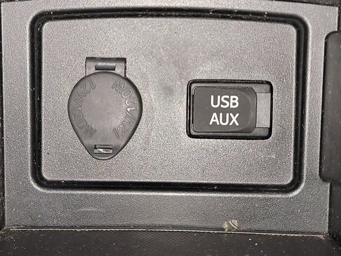Used 2010 Toyota Camry LE FWD image 22