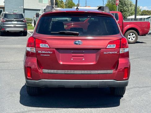 Used 2014 Subaru Outback 2.5i Premium w/ Accessory Value Package (OYZ) AWD/4WD image 6