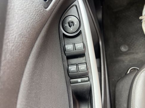 Used 2013 Ford Focus SE FWD image 16