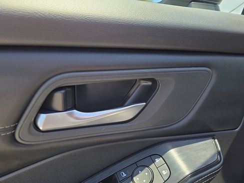 Certified 2025 Nissan Rogue SV w/ SV Premium Package FWD image 19