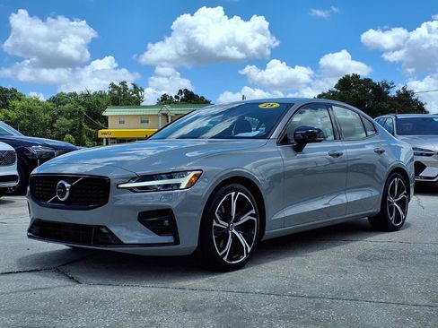Certified 2025 Volvo S60 B5 Plus AWD/4WD image 3
