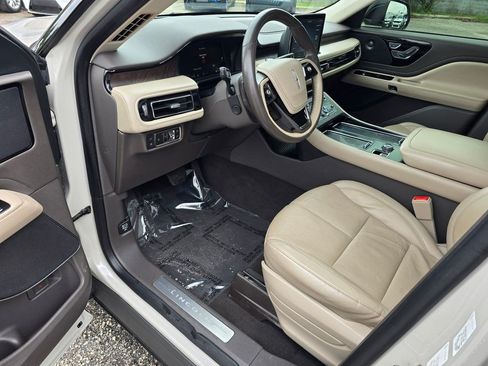 Used 2020 Lincoln Aviator Grand Touring w/ Equipment Group 301A AWD/4WD image 17