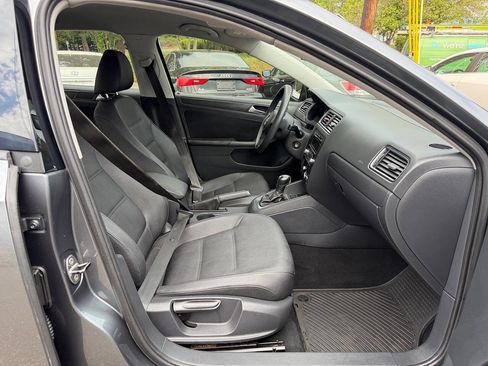 Used 2012 Volkswagen Jetta SE FWD image 13