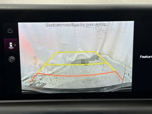 Certified 2024 Kia Seltos EX FWD image 3